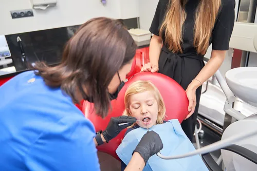 dental-chequeo-infantil-moderno-176