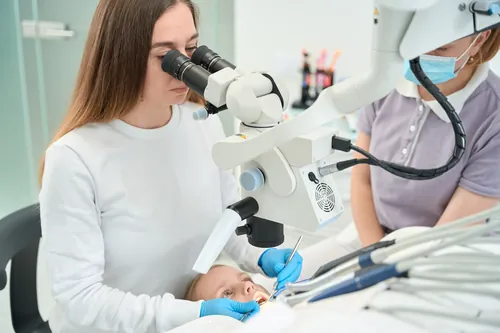 dental-microscopio-exploracion-180
