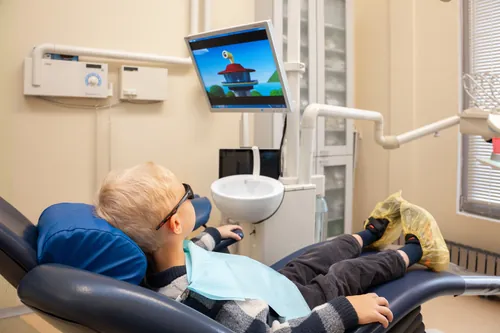 dental-nino-sentado-sillon-205