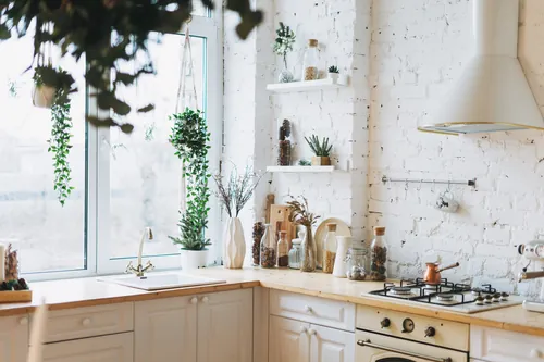 Detalle de un rincón de cocina de estilo nórdico